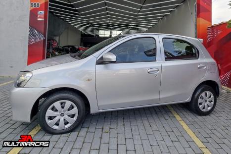 TOYOTA Etios Hatch 1.3 16V 4P FLEX X, Foto 6