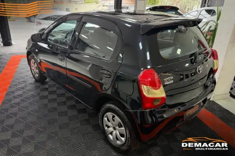 TOYOTA Etios Hatch 1.3 16V 4P FLEX XS, Foto 3