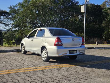 TOYOTA Etios Sedan , Foto 8