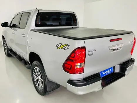 TOYOTA Hilux Caminhonete 2.7 16V 4P SRV FLEX 4X4  CABINE DUPLA AUTOMTICO, Foto 12