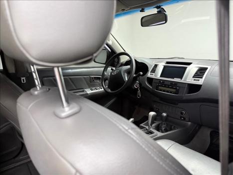 TOYOTA Hilux Caminhonete 2.7 16V 4P SRV FLEX 4X4  CABINE DUPLA AUTOMTICO, Foto 11