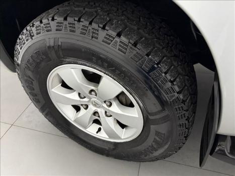 TOYOTA Hilux Caminhonete 2.7 16V 4P SRV FLEX 4X4  CABINE DUPLA AUTOMTICO, Foto 14