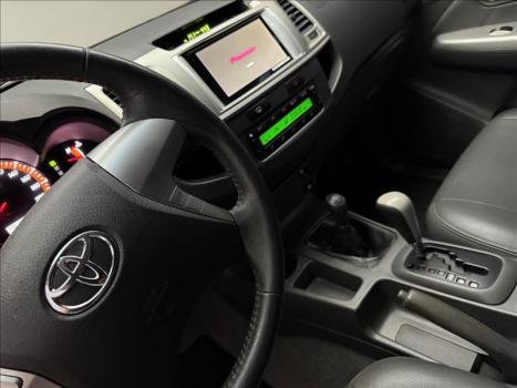 TOYOTA Hilux Caminhonete 2.7 16V 4P SRV FLEX 4X4  CABINE DUPLA AUTOMTICO, Foto 17
