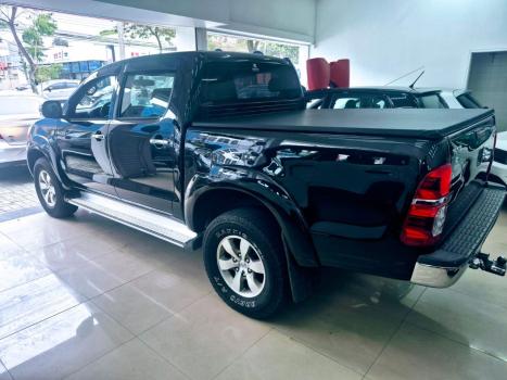 TOYOTA Hilux Caminhonete 3.0 16V 4P 4X4 SRV TURBO DIESEL CABINE DUPLA AUTOMTICO, Foto 3