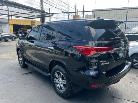 TOYOTA Hilux SW4 2.7 16V 4P FLEX SRV 7 LUGARES AUTOMTICO, Foto 4