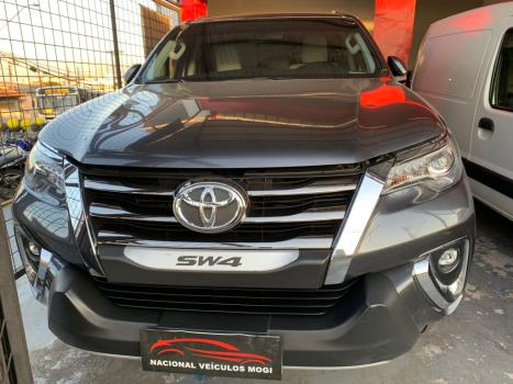 TOYOTA Hilux SW4 2.8 4P SRX 4X4 DIAMOND 7 LUGARES TURBO DIESEL AUTOMTICO, Foto 2