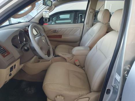 TOYOTA Hilux SW4 3.0 16V 4P SRV 4X4 TURBO DIESEL AUTOMTICO, Foto 7