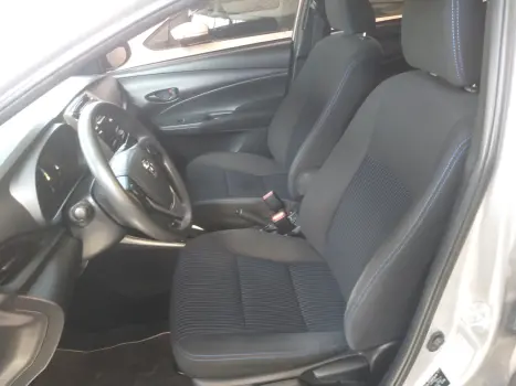TOYOTA Yaris Hatch 1.3 16V 4P FLEX XL MULTIDRIVE AUTOMTICO CVT, Foto 5
