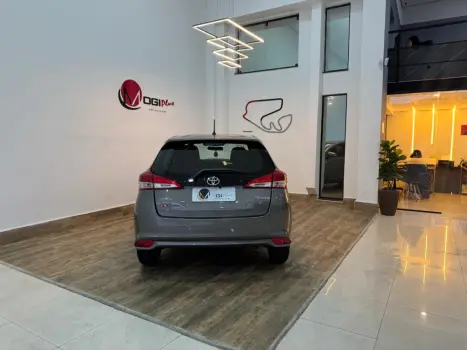 TOYOTA Yaris Hatch 1.3 16V 4P FLEX XL MULTIDRIVE AUTOMTICO CVT, Foto 5