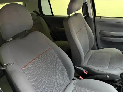VOLKSWAGEN Fox 1.6 4P FLEX, Foto 16