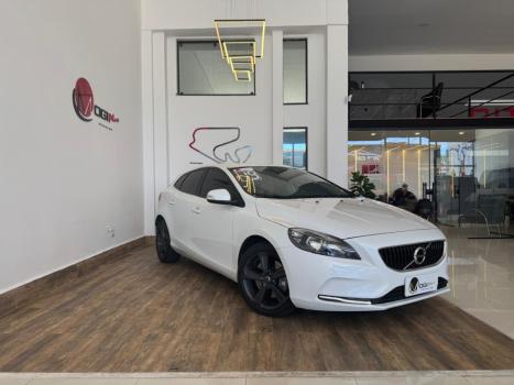 VOLVO V40 2.0 4P T4 KINETIC TURBO AUTOMTICO, Foto 1