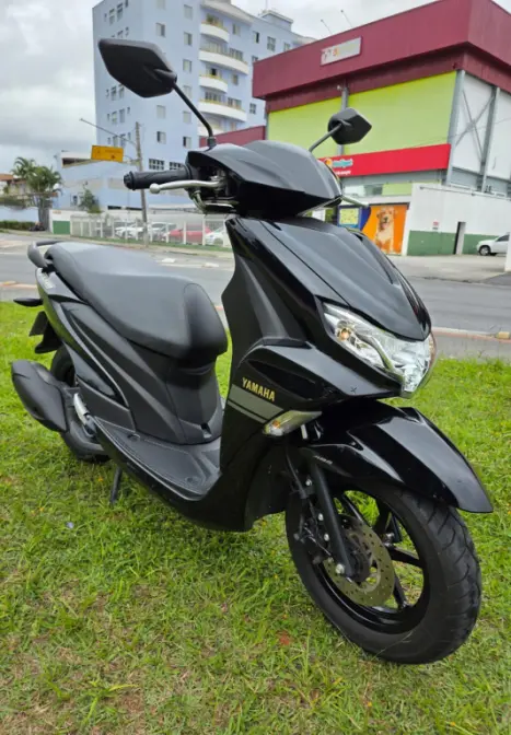 YAMAHA Fluo 125 ABS, Foto 2
