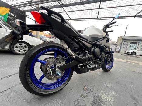 YAMAHA XJ6 600 F, Foto 5