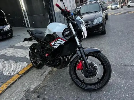 YAMAHA XJ6 600 N, Foto 6