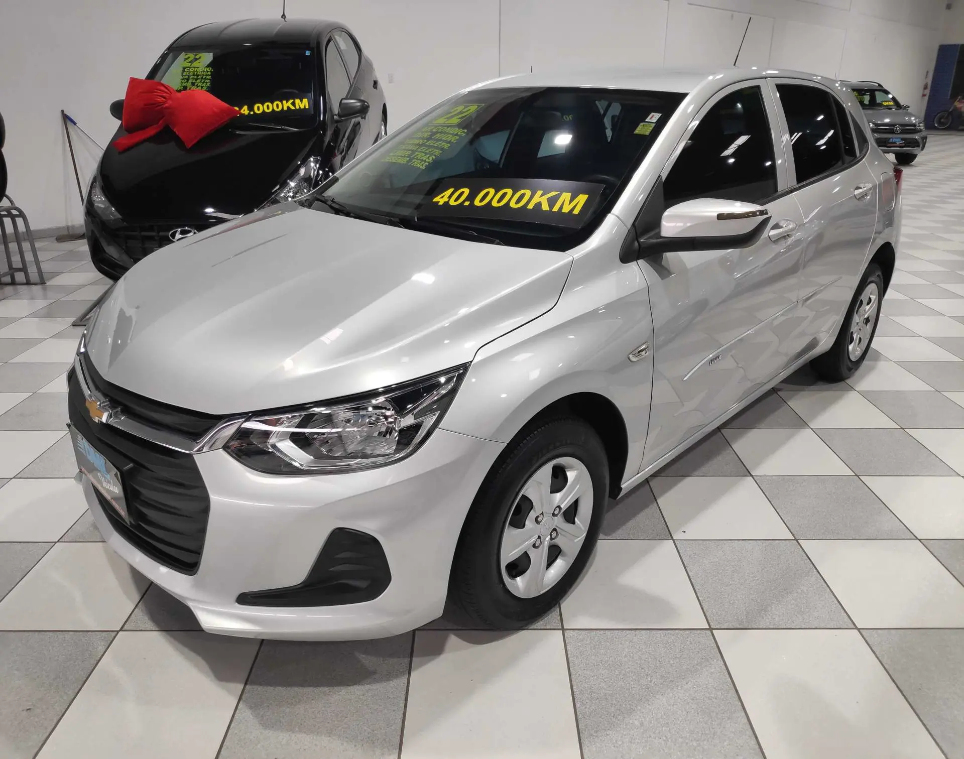 Comprar Hatch Chevrolet Onix Hatch 1.0 4P Flex Ltz Turbo Branco 2020 em  Pindamonhangaba-SP