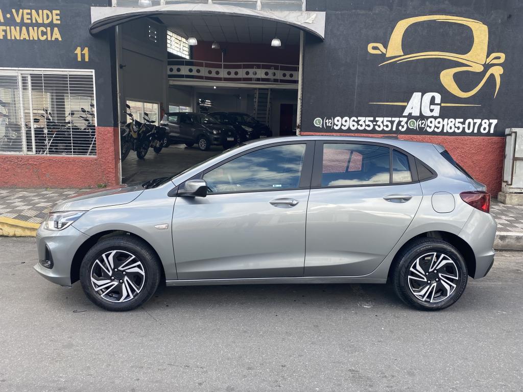 CHEVROLET Onix Hatch - Foto