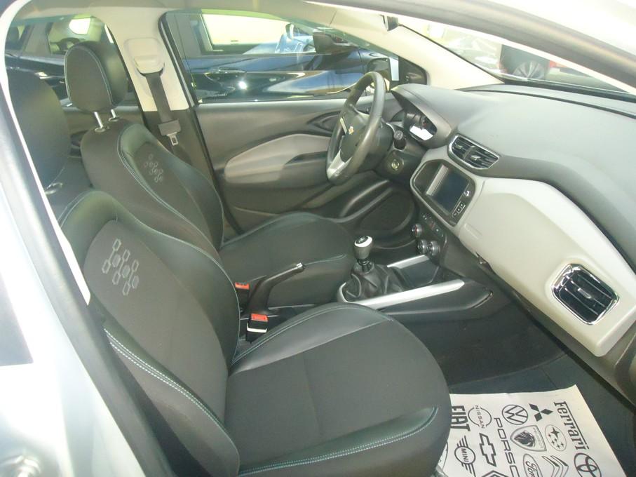 CHEVROLET Onix Hatch - Foto