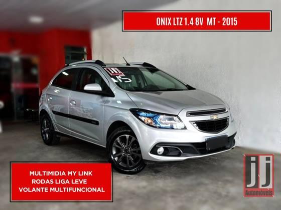 CHEVROLET Onix Hatch - Foto