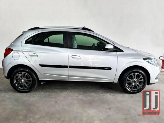 CHEVROLET Onix Hatch - Foto