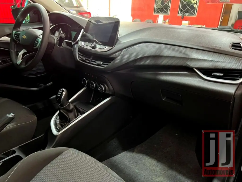 CHEVROLET Onix Hatch - Foto