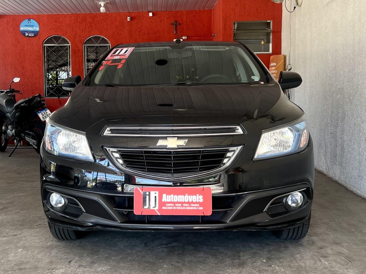 CHEVROLET Onix Hatch - Foto