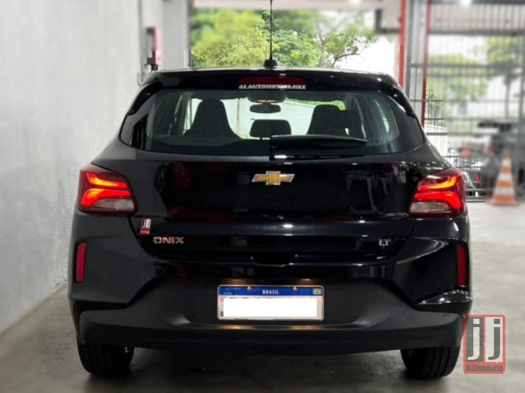 CHEVROLET Onix Hatch - Foto