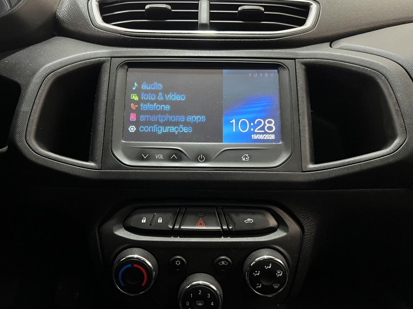 CHEVROLET Onix Hatch - Foto