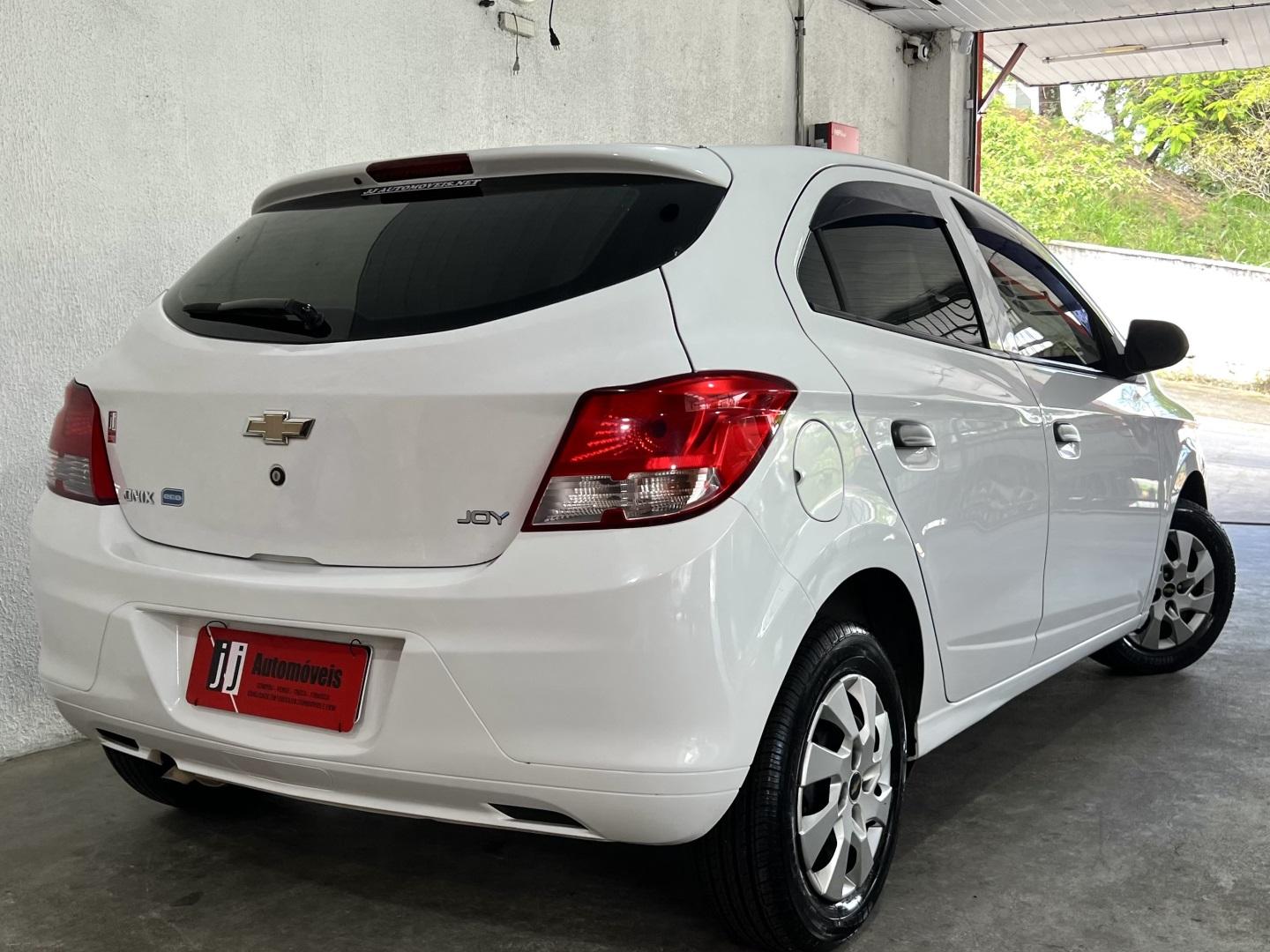 CHEVROLET Onix Hatch - Foto