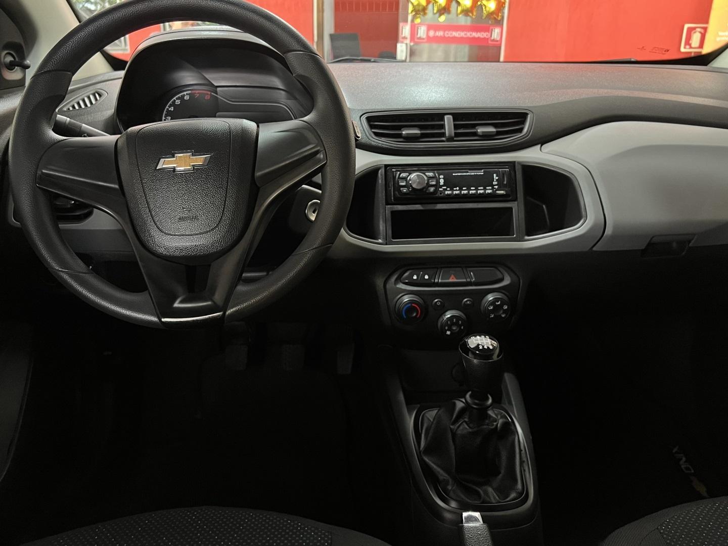 CHEVROLET Onix Hatch - Foto