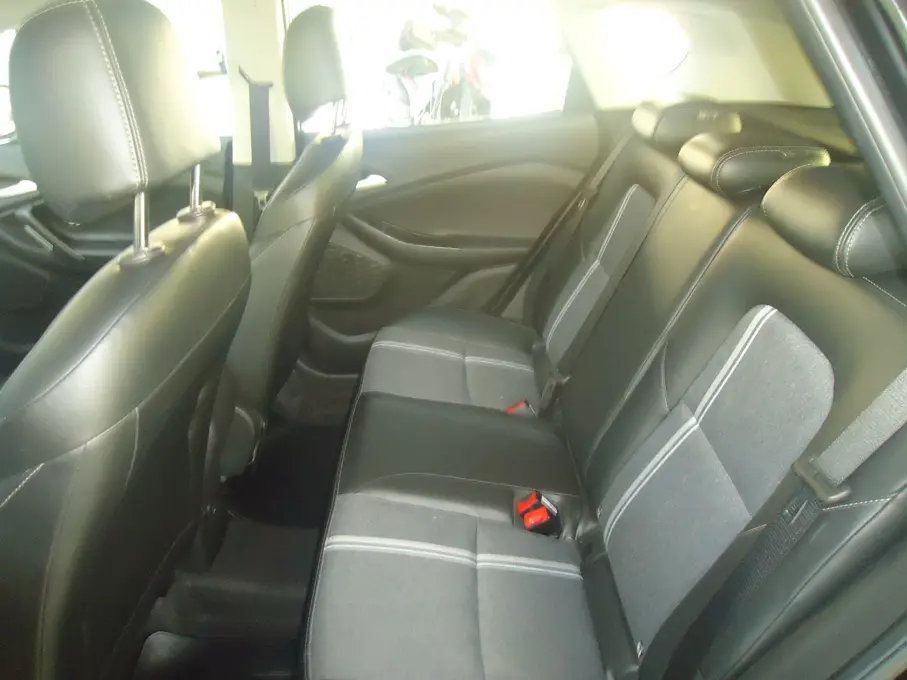 CHEVROLET Tracker - Foto