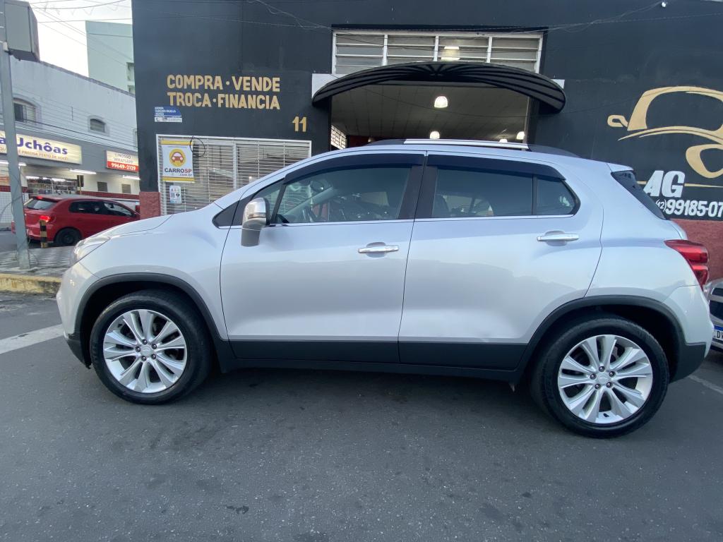 CHEVROLET Tracker - Foto