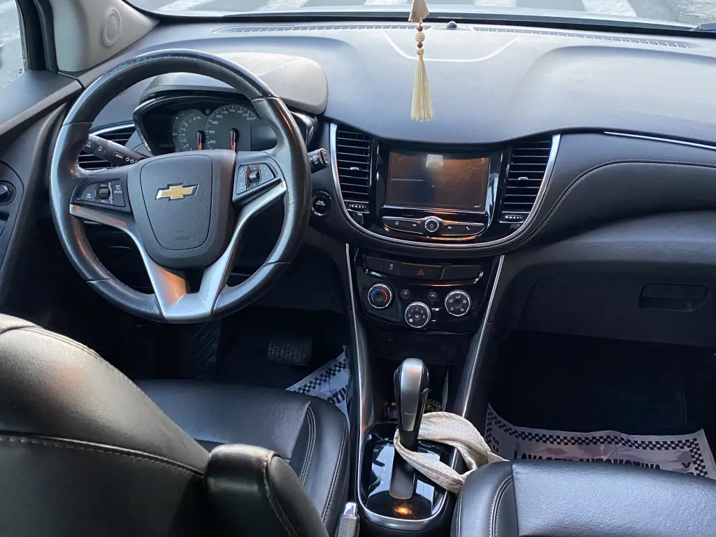 CHEVROLET Tracker - Foto