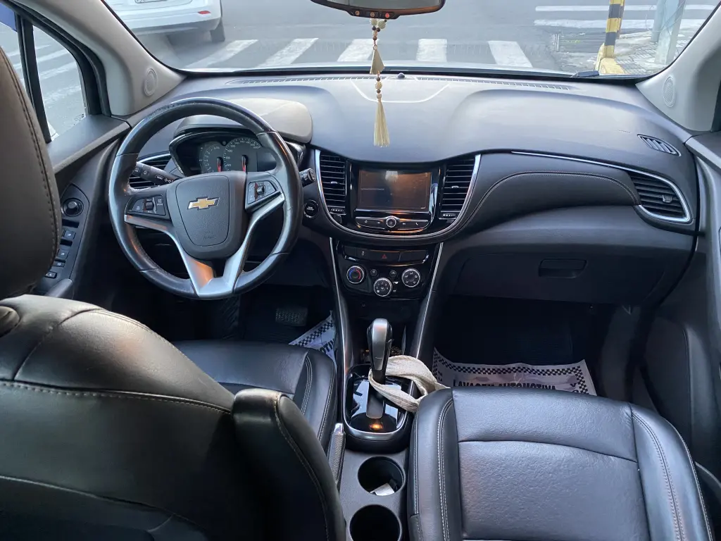 CHEVROLET Tracker - Foto