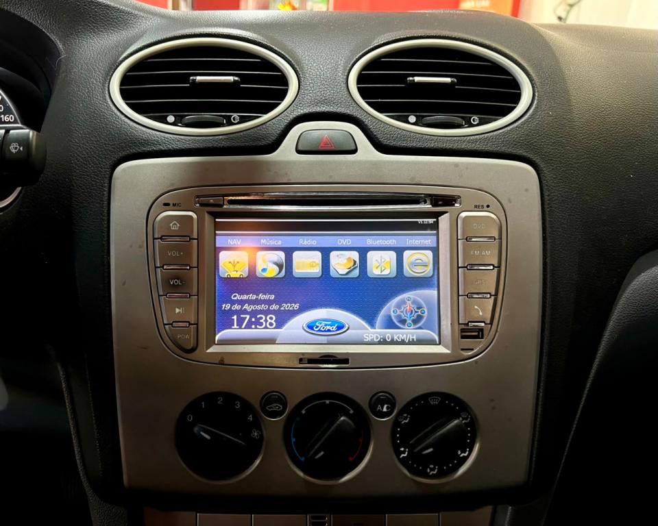 FORD Focus Hatch - Foto