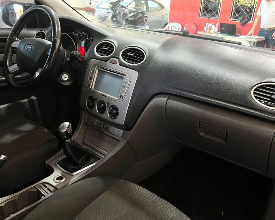 FORD Focus Hatch - Foto