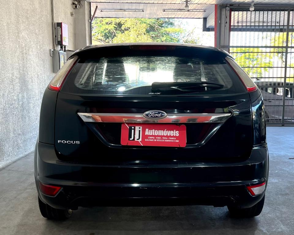 FORD Focus Hatch - Foto