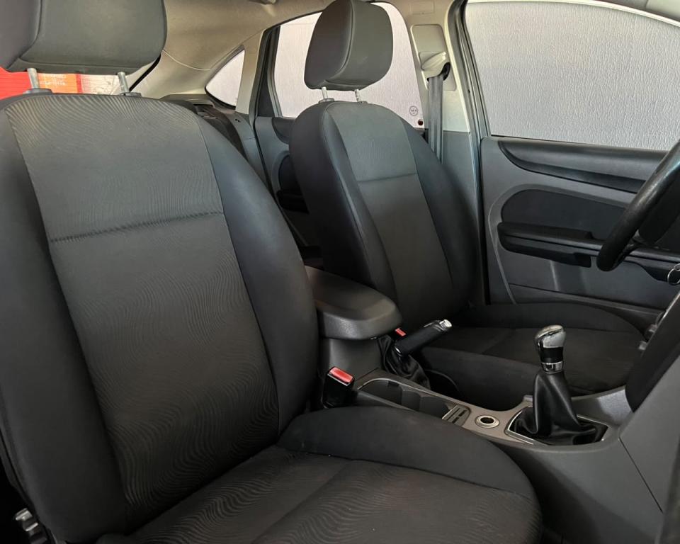 FORD Focus Hatch - Foto