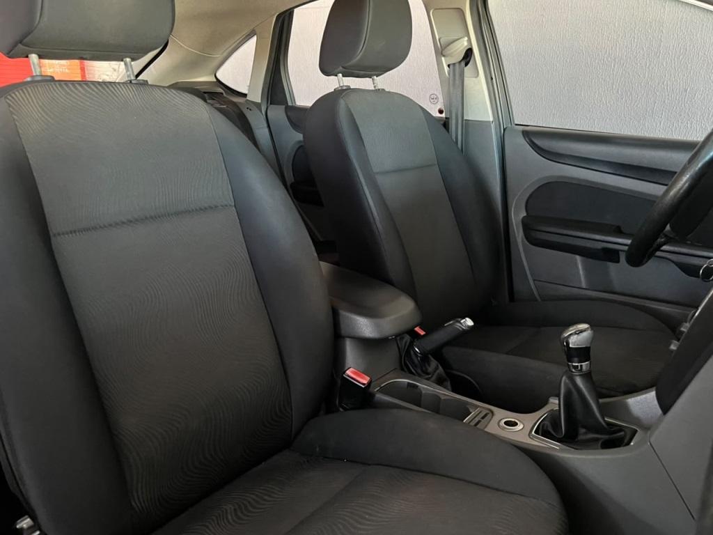 FORD Focus Hatch - Foto