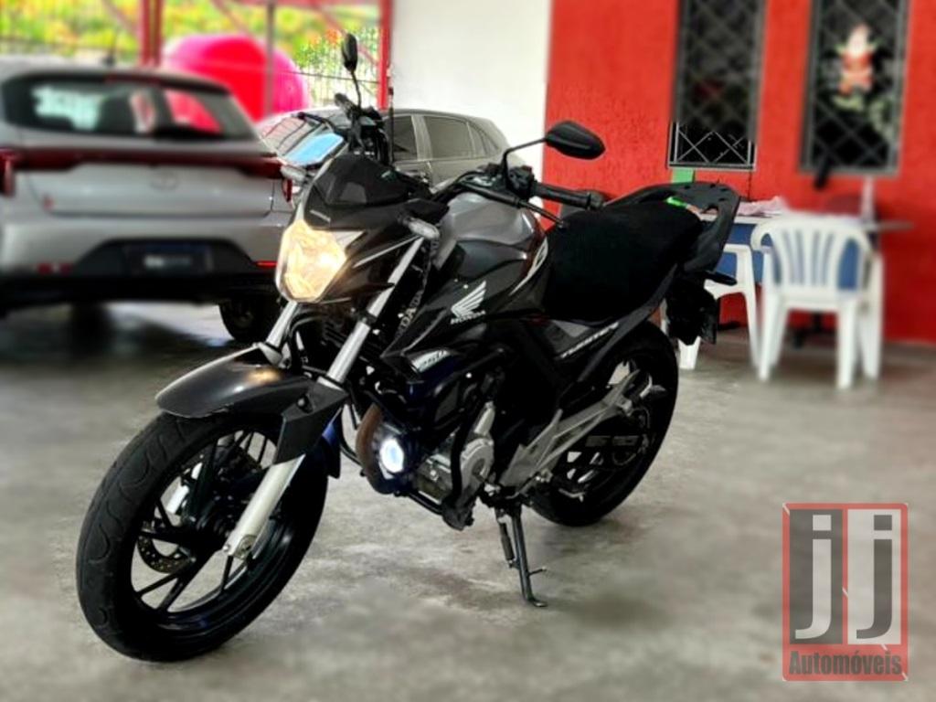 HONDA CB 250 F Twister - Foto