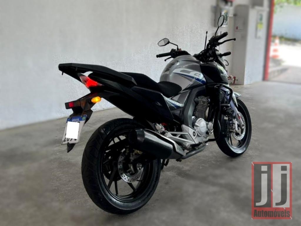 HONDA CB 250 F Twister - Foto