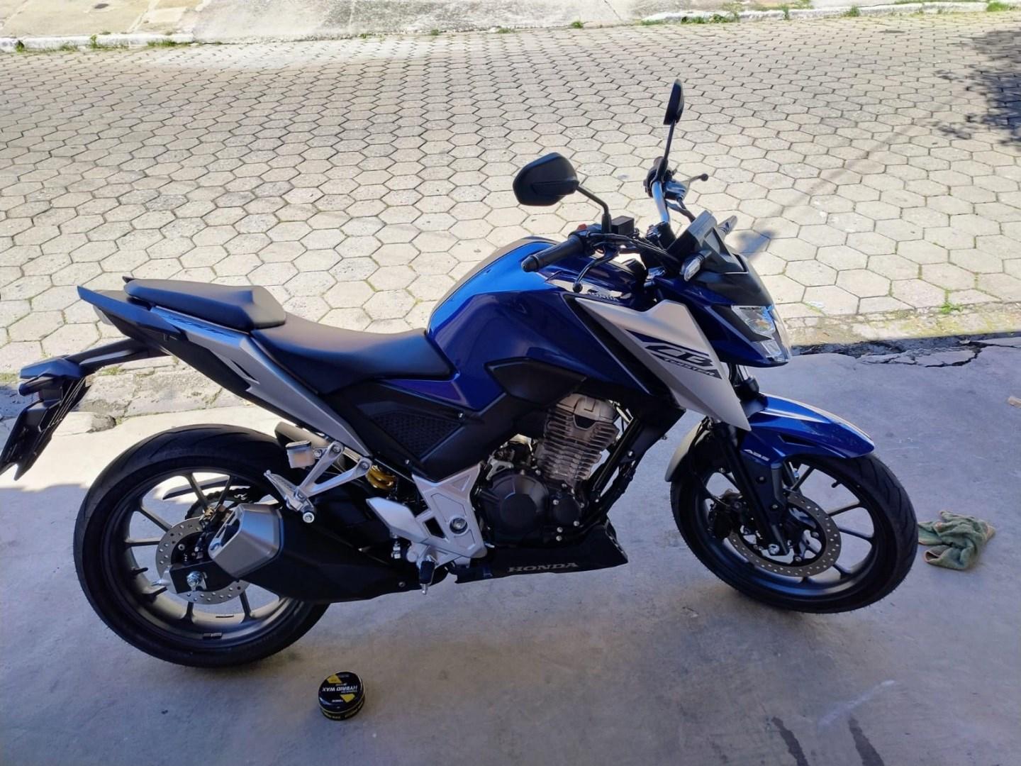 HONDA CB 300 F Twister - Foto