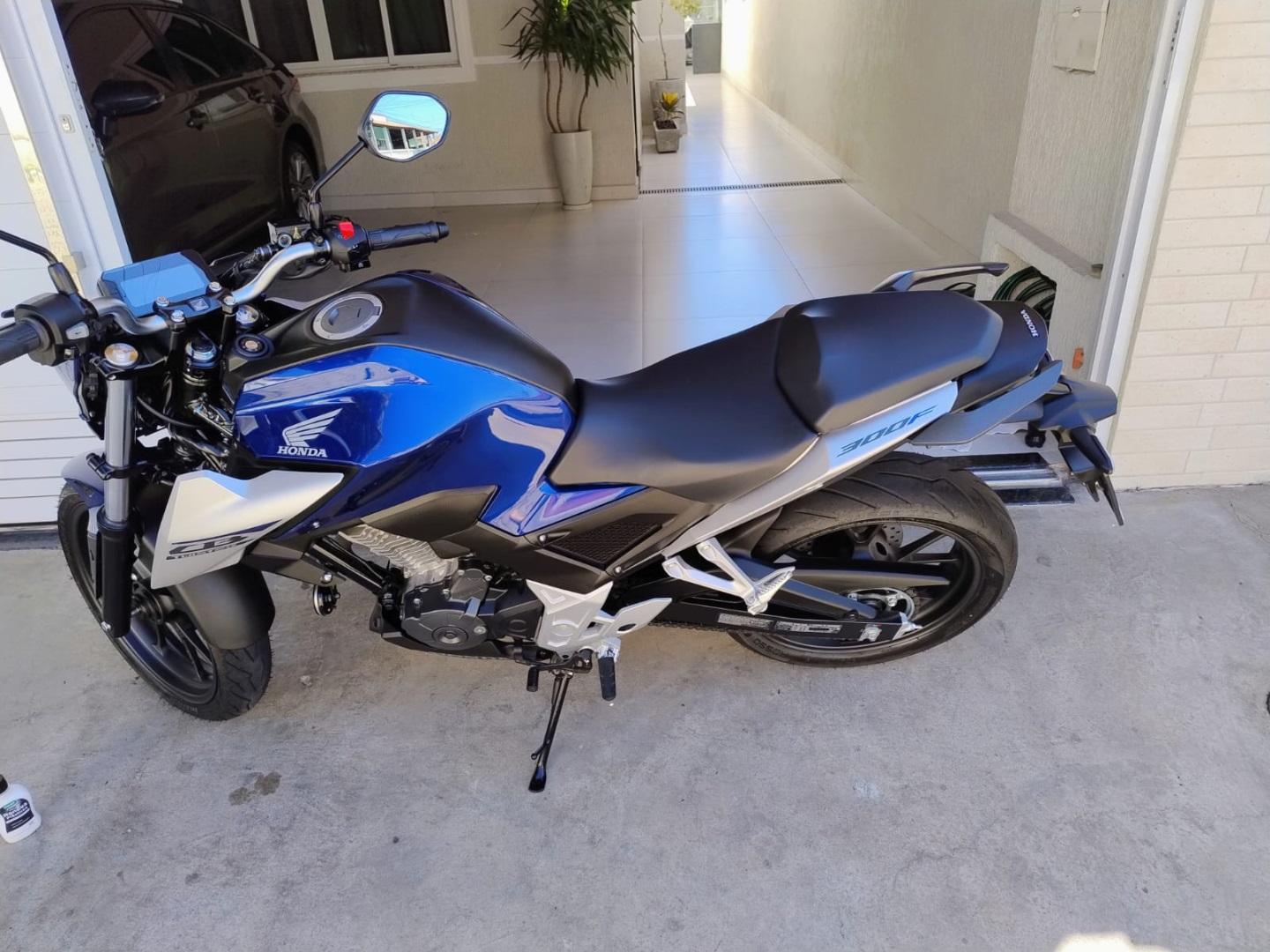 HONDA CB 300 F Twister - Foto