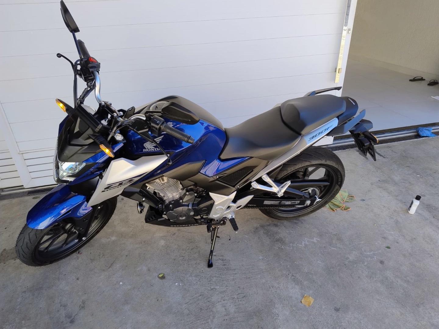 HONDA CB 300 F Twister - Foto