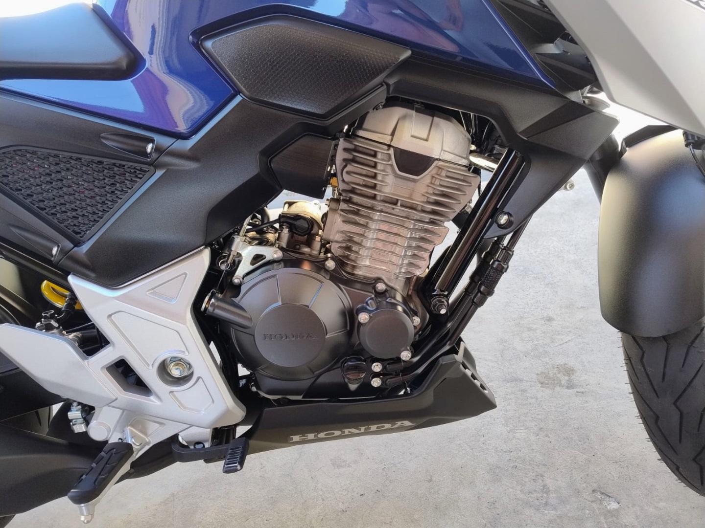 HONDA CB 300 F Twister - Foto