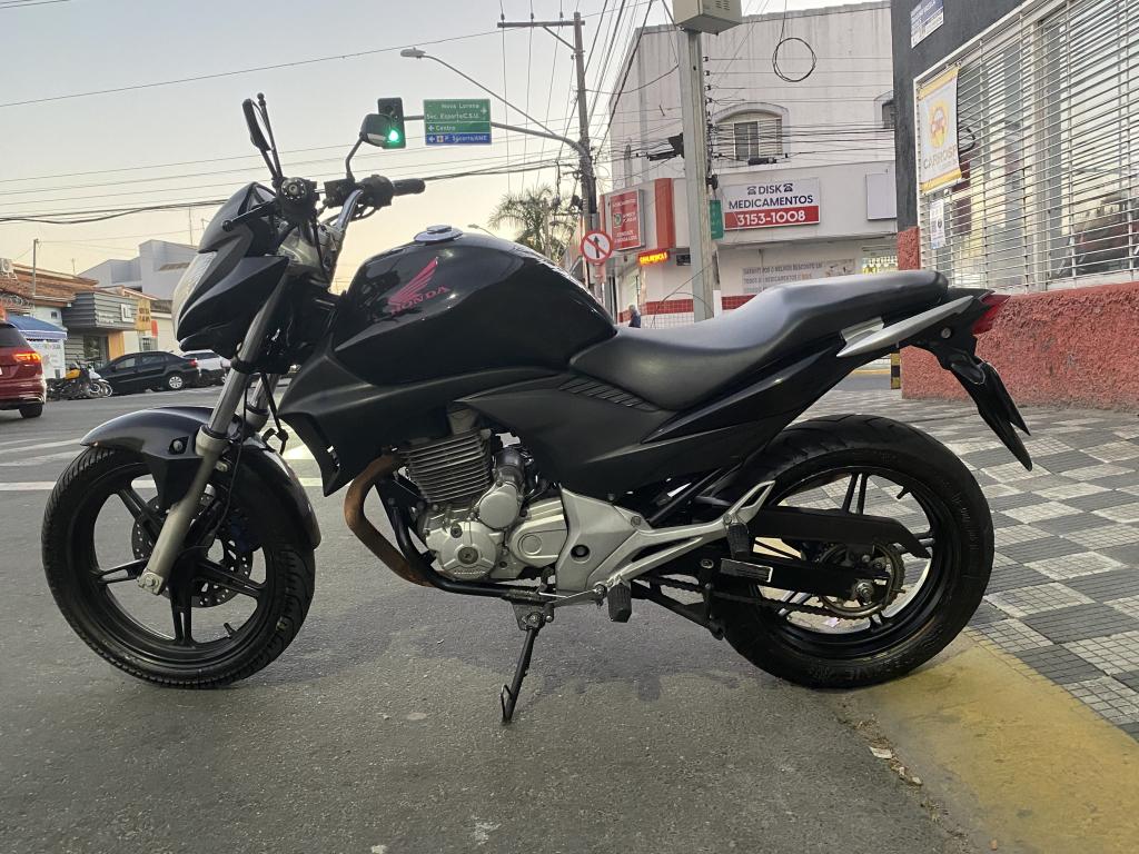 HONDA CB 300 R - Foto