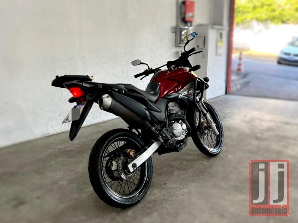 HONDA XRE 300 - Foto