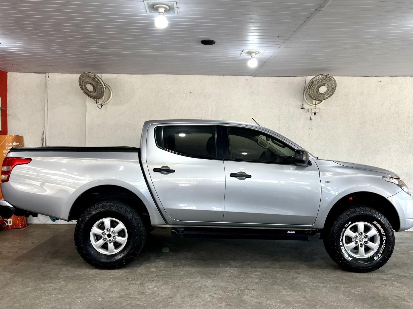 MITSUBISHI L 200 Triton - Foto