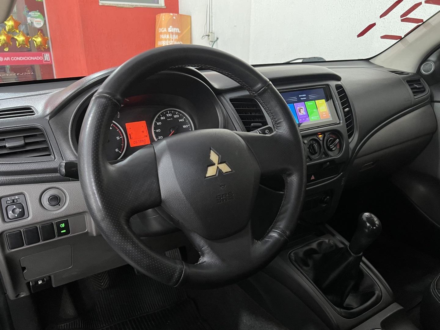 MITSUBISHI L 200 Triton - Foto