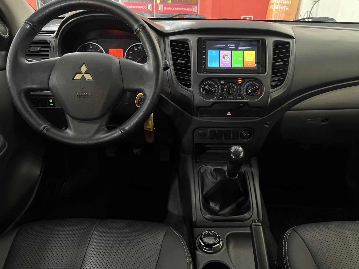 MITSUBISHI L 200 Triton - Foto