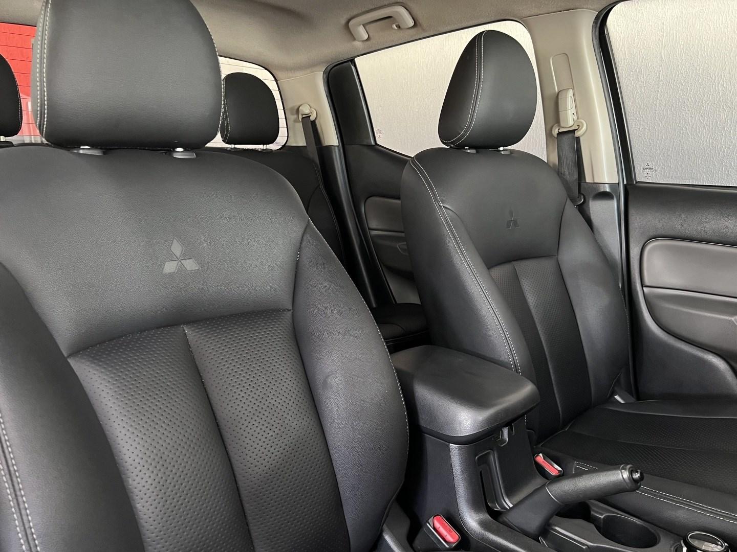 MITSUBISHI L 200 Triton - Foto